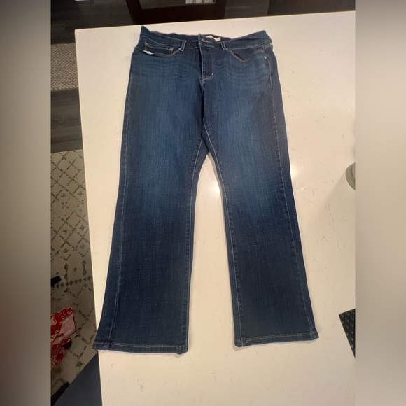 Levi’s Classic Dark Blue Denim Jeans size 16/short - Picture 1 of 6